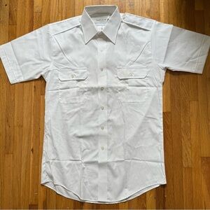 Van Heusen White Short Sleeve Aviator Style Button Down Shirt